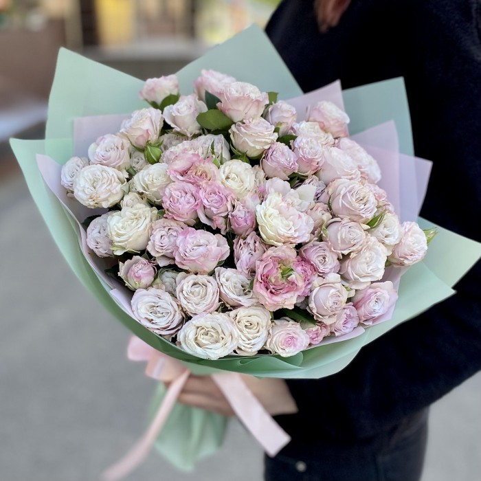 15 пионовидных кустовых роз Энджел Бомбастик