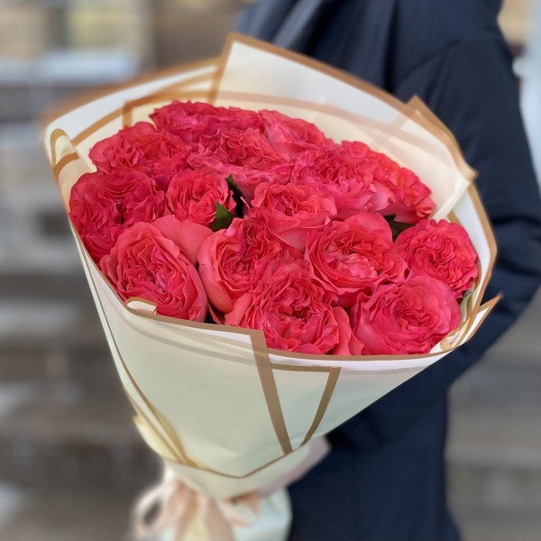 15 пионовидных роз Корал Рива