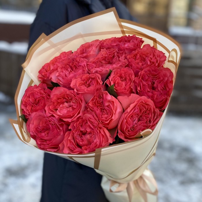 15 пионовидных роз Корал Рива