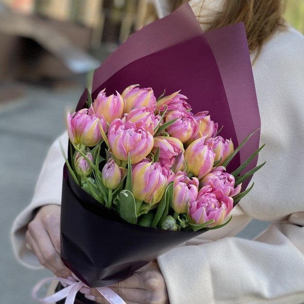 15 пионовидных розовых тюльпанов Флэш Поинт