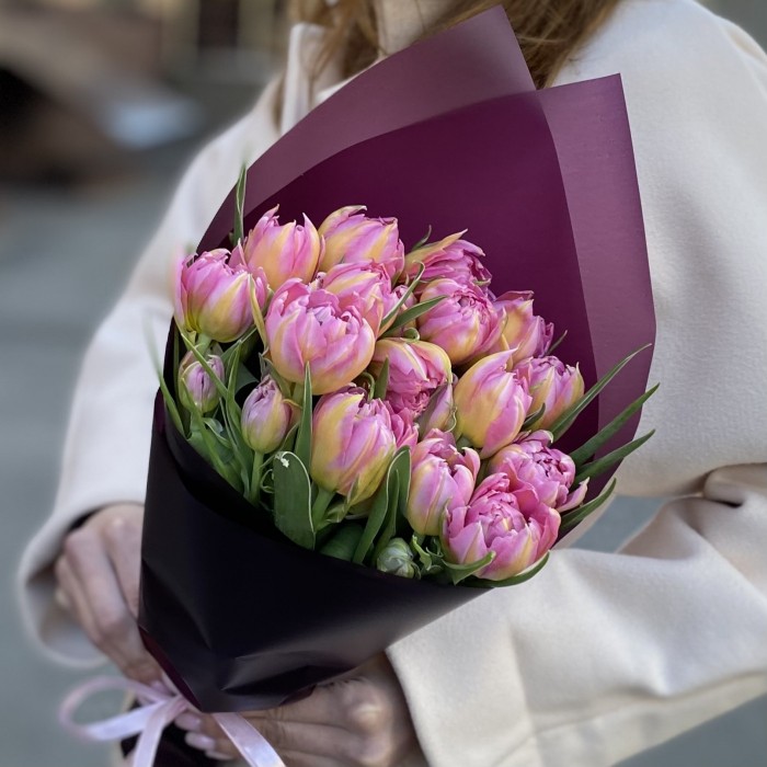 15 пионовидных розовых тюльпанов Флэш Поинт