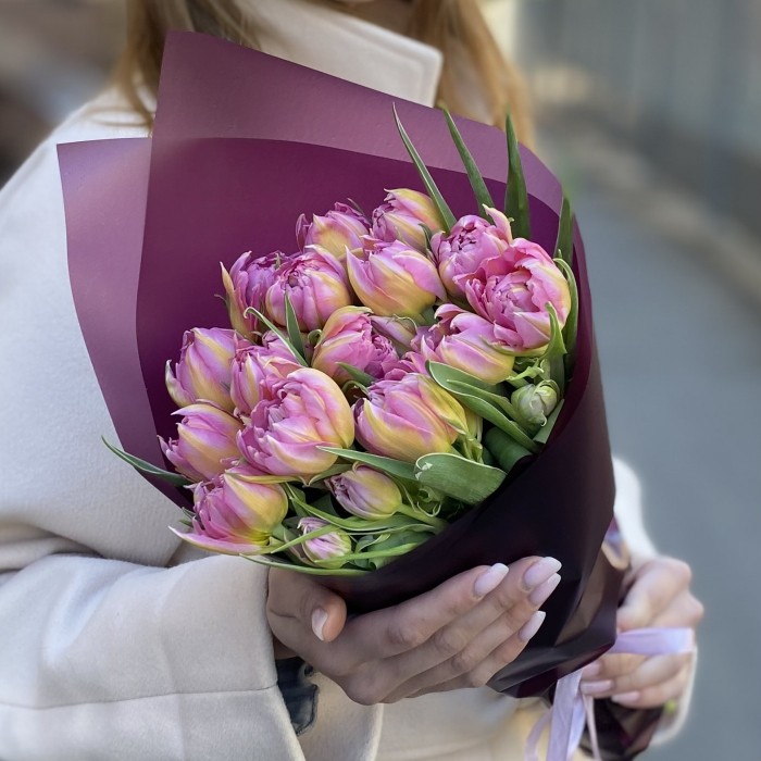 15 пионовидных розовых тюльпанов Флэш Поинт