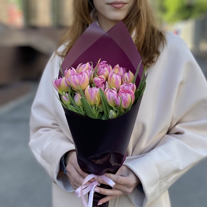 15 пионовидных розовых тюльпанов Флэш Поинт