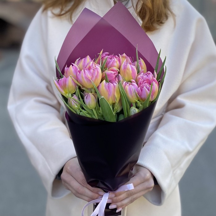 15 пионовидных розовых тюльпанов Флэш Поинт