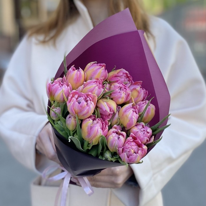 15 пионовидных розовых тюльпанов Флэш Поинт