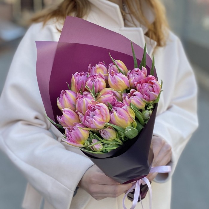 15 пионовидных розовых тюльпанов Флэш Поинт