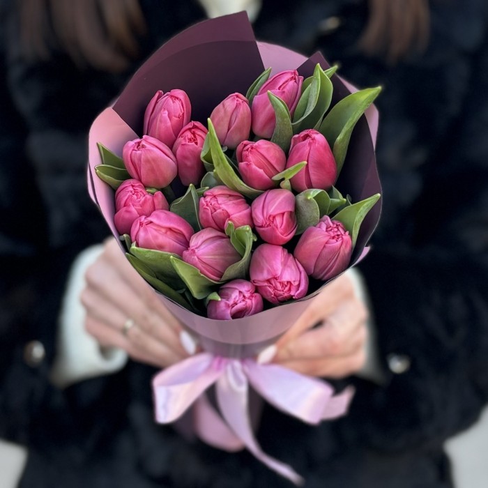 15 пионовидных розовых тюльпанов Квин оф Марвел