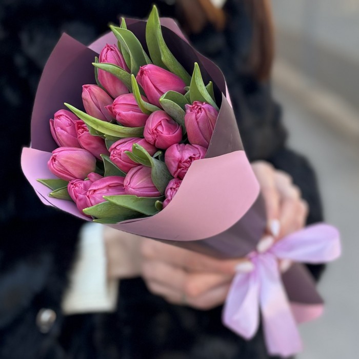 15 пионовидных розовых тюльпанов Квин оф Марвел