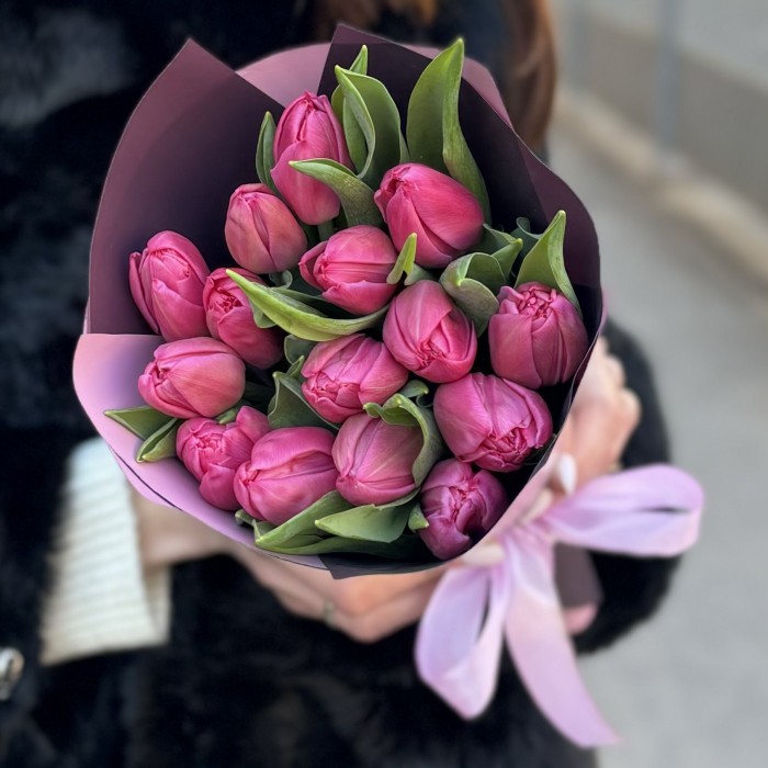 15 пионовидных розовых тюльпанов Квин оф Марвел
