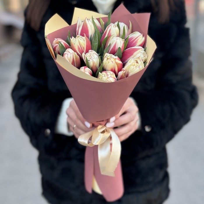 15 пионовидных тюльпанов Вермонт