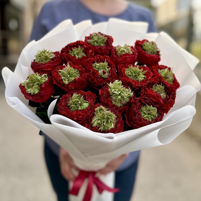 15 красных роз Ред Монстер 50 см