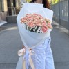 15 розово-персиковых гвоздик