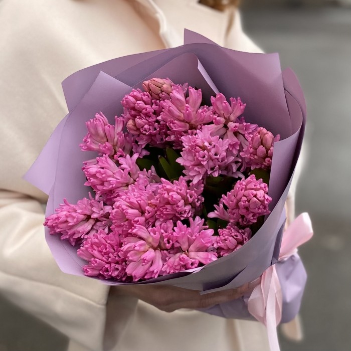 15 розовых гиацинтов