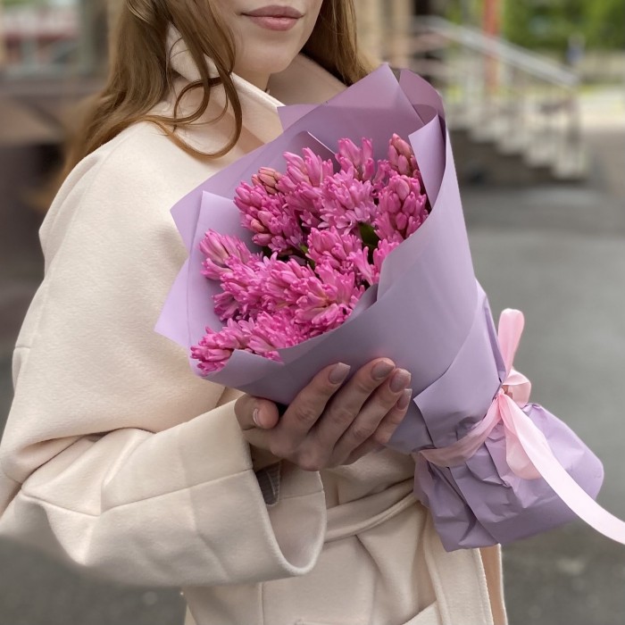 15 розовых гиацинтов