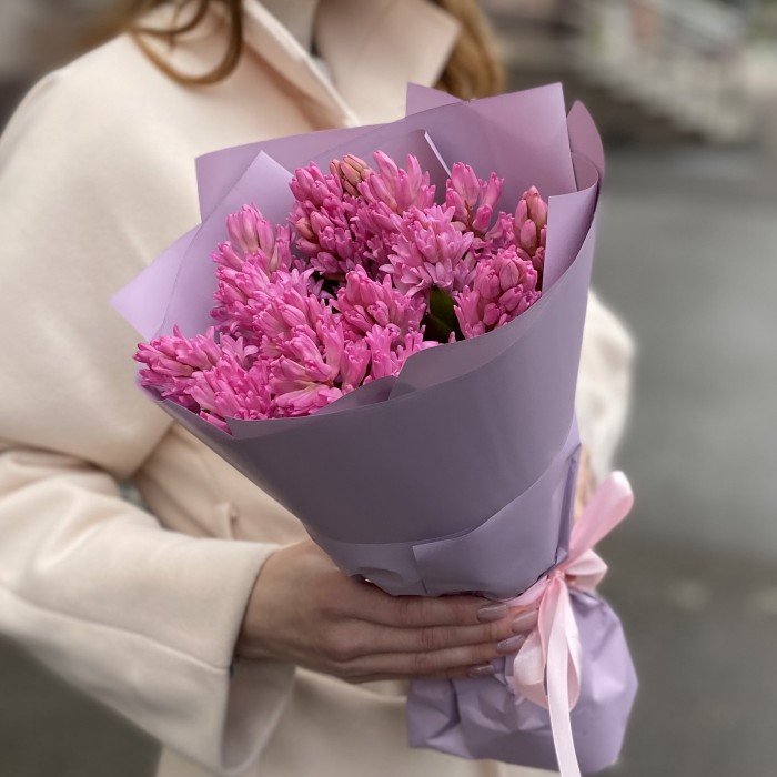 15 розовых гиацинтов