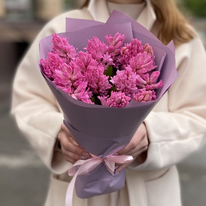 15 розовых гиацинтов