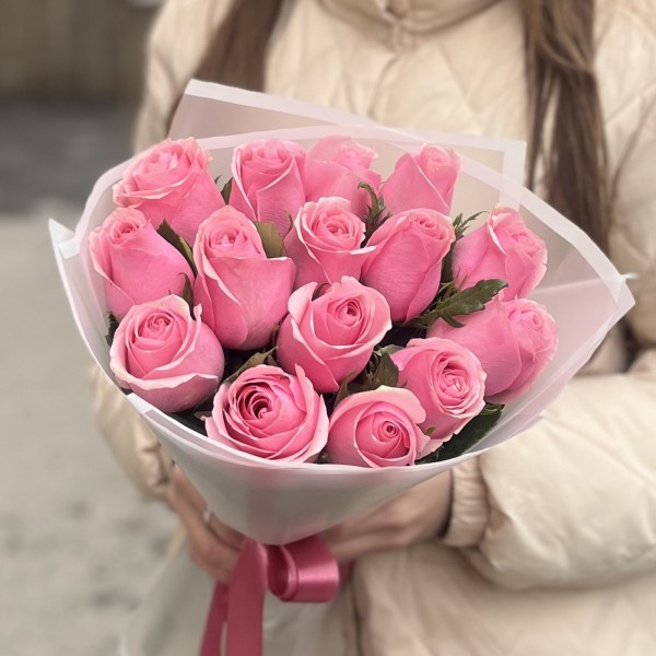 15 розовых роз Селеб 40 см