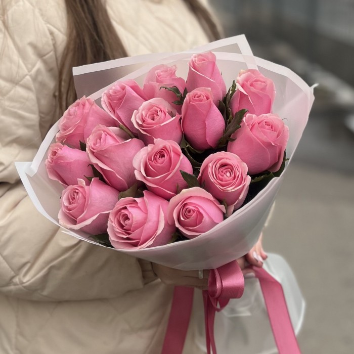 15 розовых роз Селеб 40 см