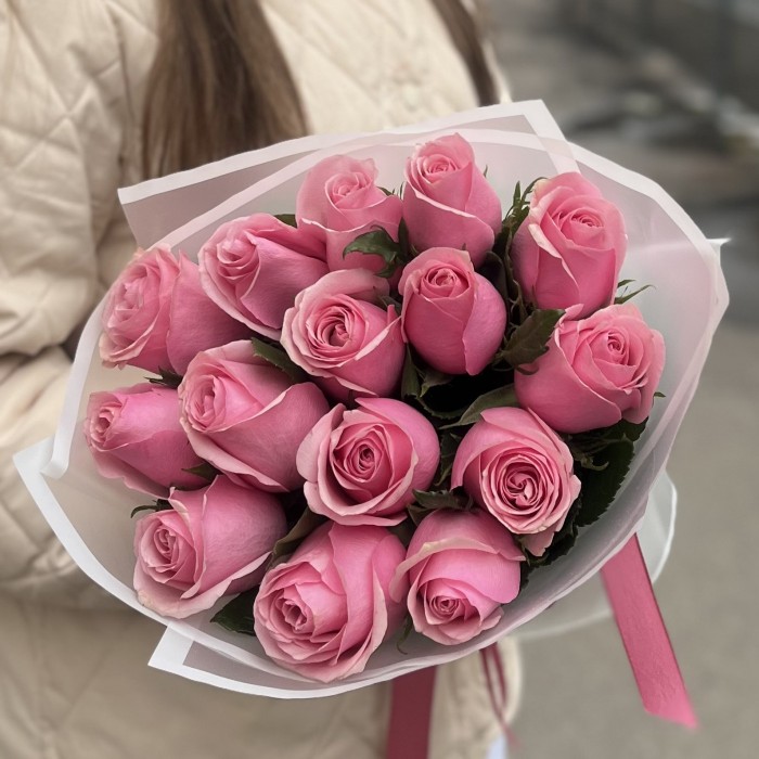 15 розовых роз Селеб 40 см