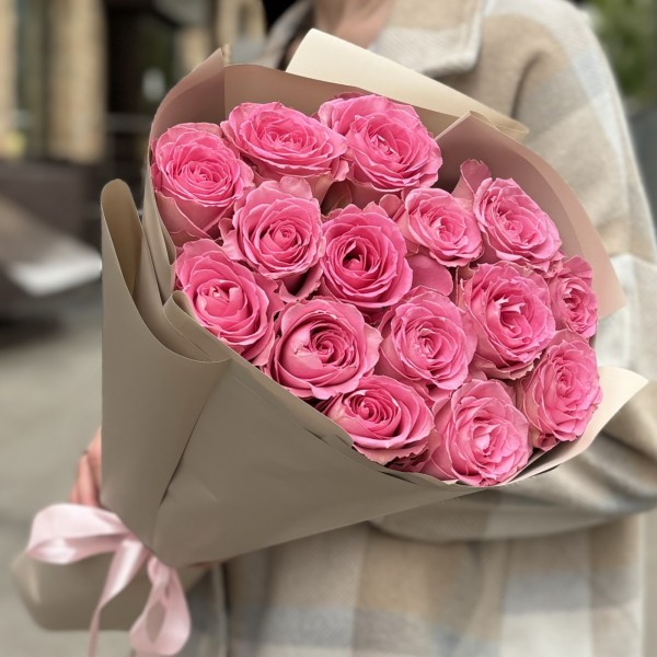 15 розовых роз Свит Юник 60 см