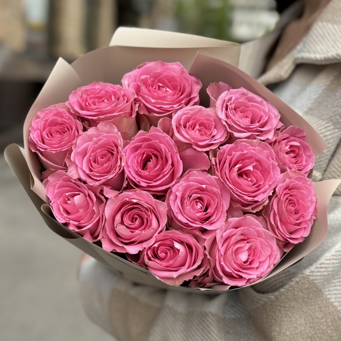 15 розовых роз Свит Юник 60 см
