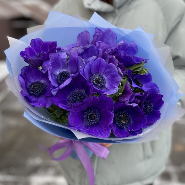 15 синих анемонов