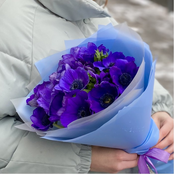 15 синих анемонов