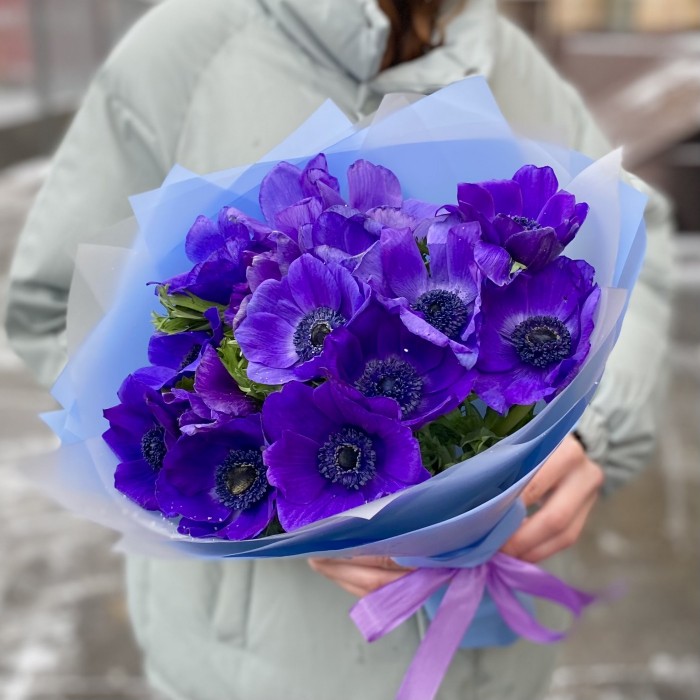 15 синих анемонов