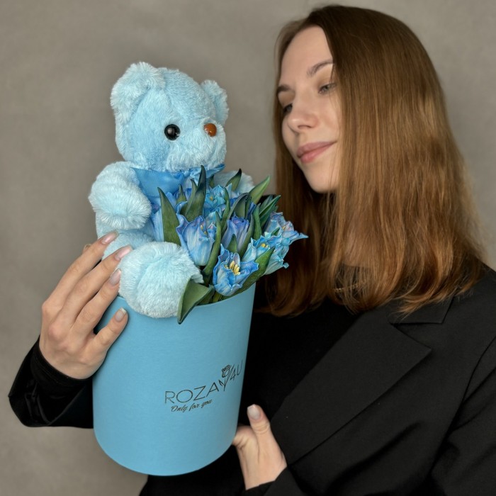 15 тюльпанов Лунный краун с мишкой в коробке