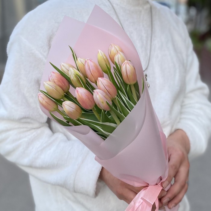 15 тюльпанов Марк Дизайн