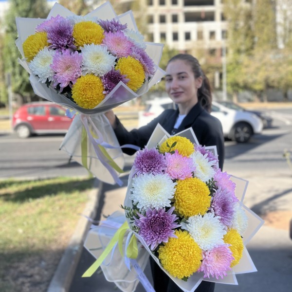 15 ярких хризантем MIX в упаковке