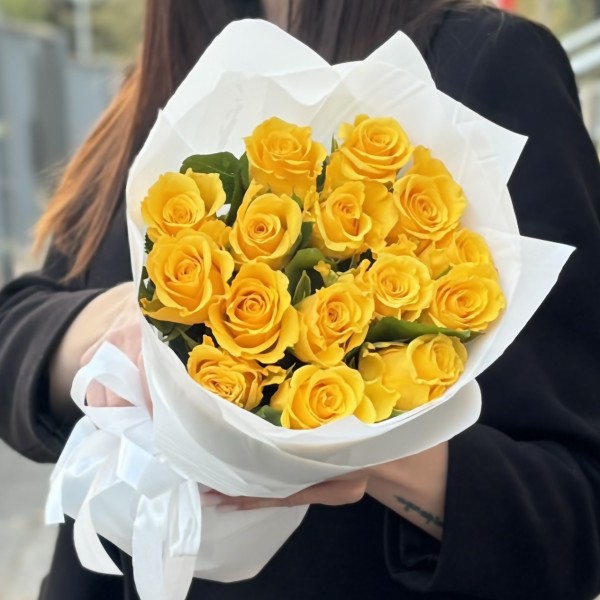 15 желтых роз 40 см