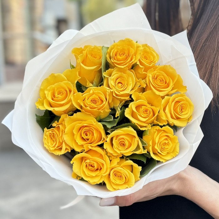 15 желтых роз 40 см