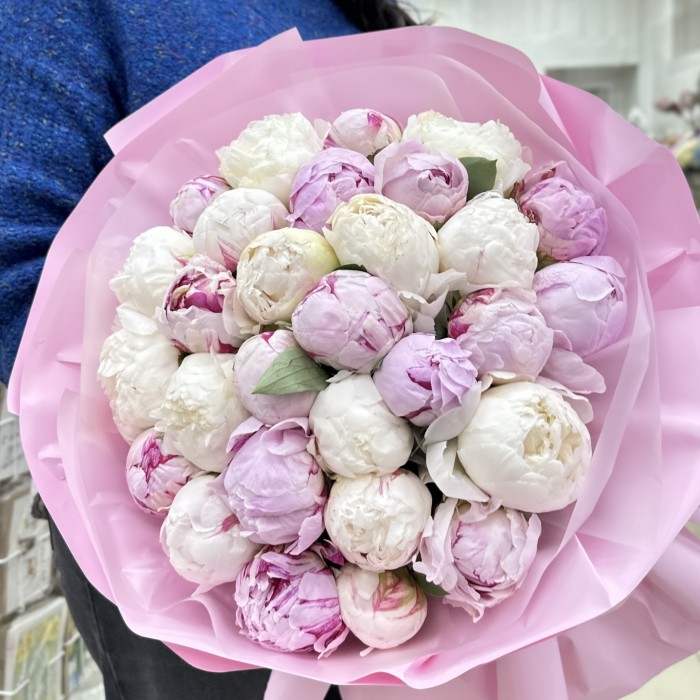 Нежный микс пионов