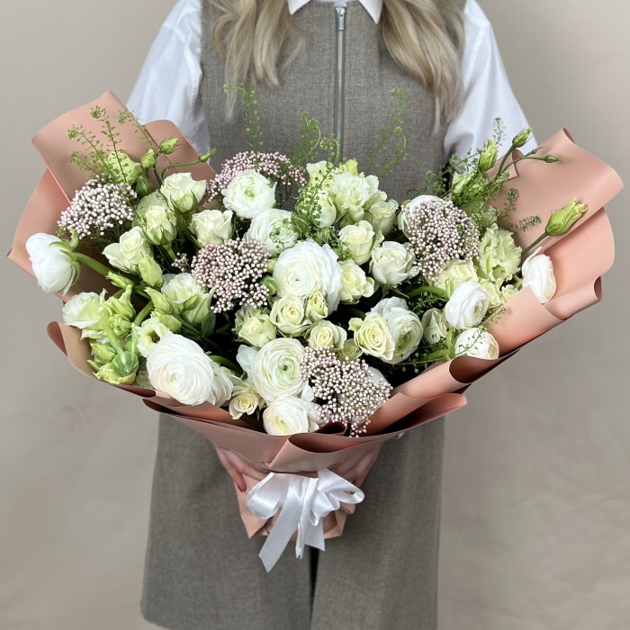 Букет дня с розами Нежный поцелуй