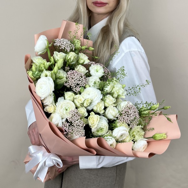 Букет дня с розами Нежный поцелуй