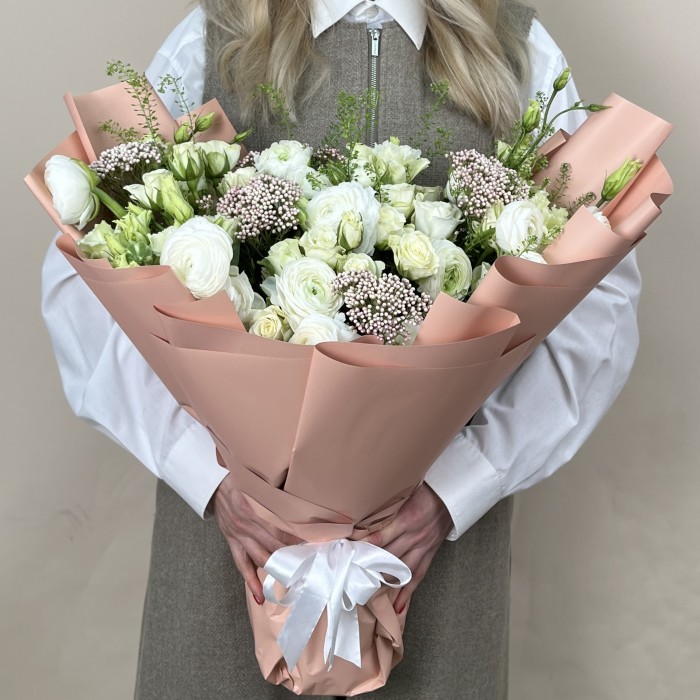 Букет дня с розами Нежный поцелуй