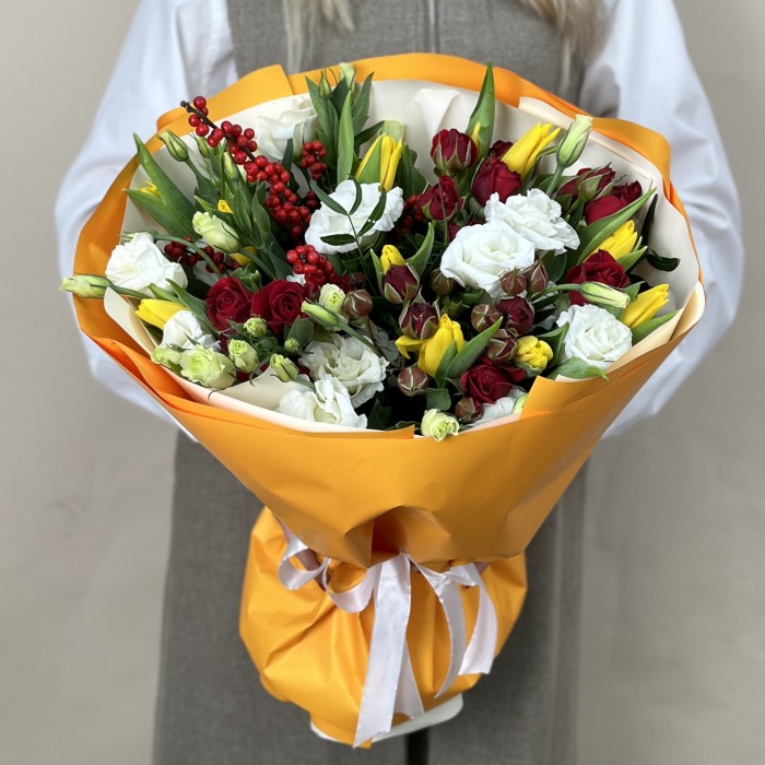 Яркий букет на день рождения для бабушки
