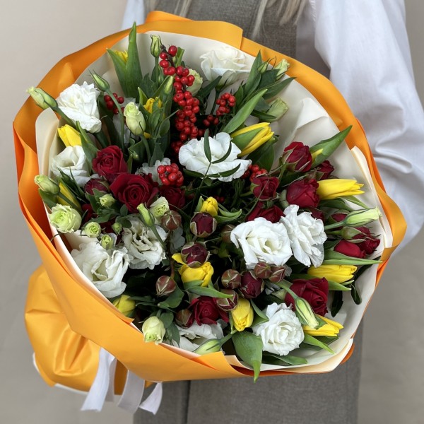 Яркий букет на день рождения для бабушки