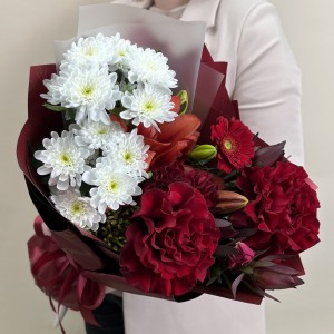 Букет дня  с розами Дивный день