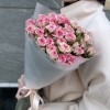 11 розовых кустовых роз Тралала 40 см