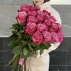 25 пионовидных сиреневых роз сорта Кантри Блюз 70 см