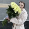 25 белых роз Мондиаль 70 см