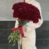 40 бордовых гвоздик