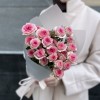 Комплимент из 5 кустовых роз Тралала 40 см