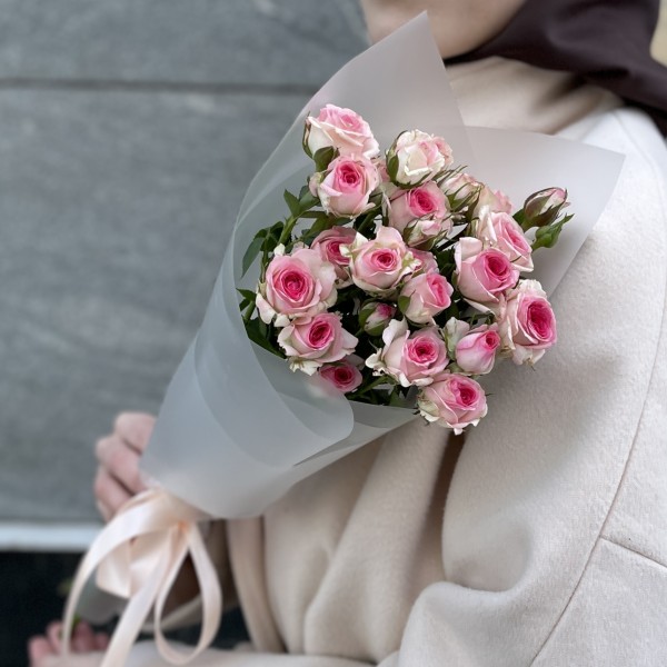 Корпоративный букет кустовых роз Тралала 40 см