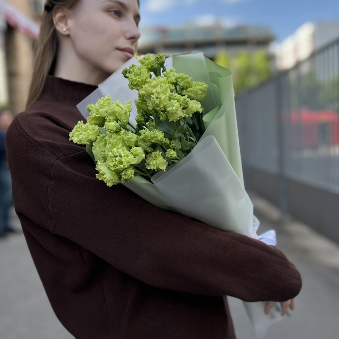 Букет из 7 махровых зеленых эустом