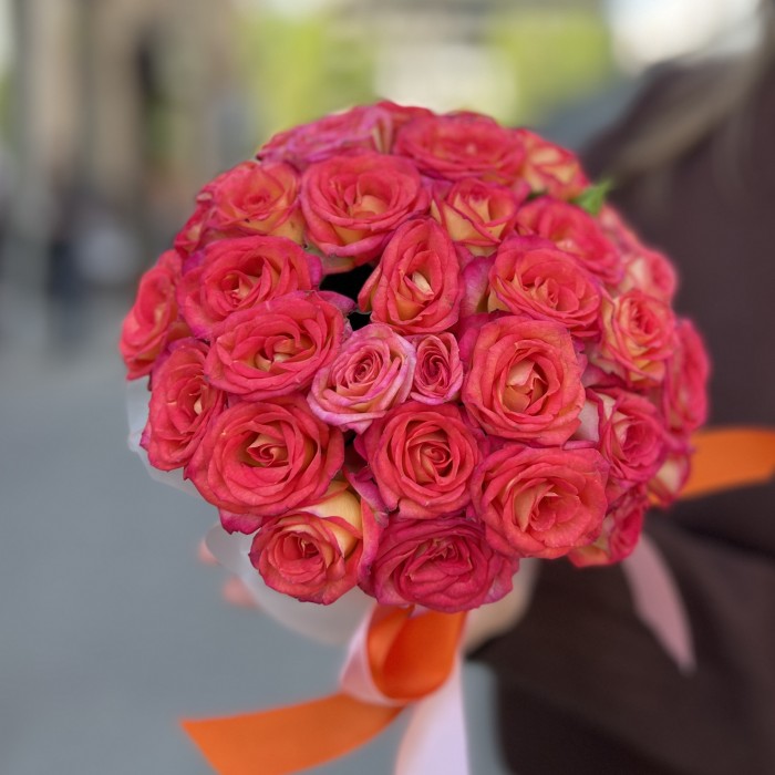 Кустовые розы Саммер денс в коробке