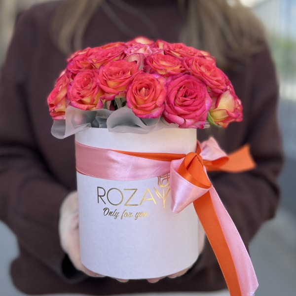 Кустовые розы Саммер денс в коробке