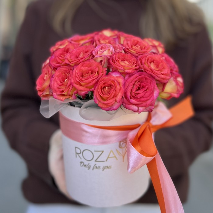 Кустовые розы Саммер денс в коробке